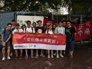 欽州街小販市場(俗稱「棚仔」)前留影